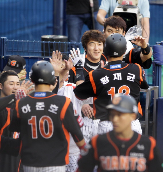 황재균 선취 투런포